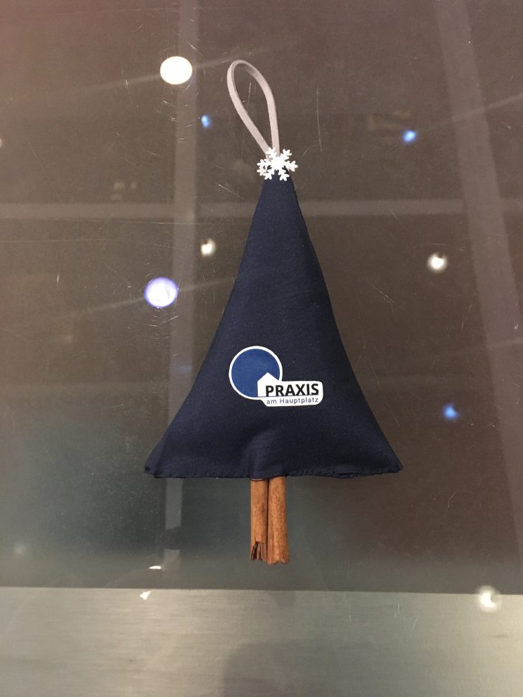 Praxis am Hauptplatz – Weihnachtsbäumchen