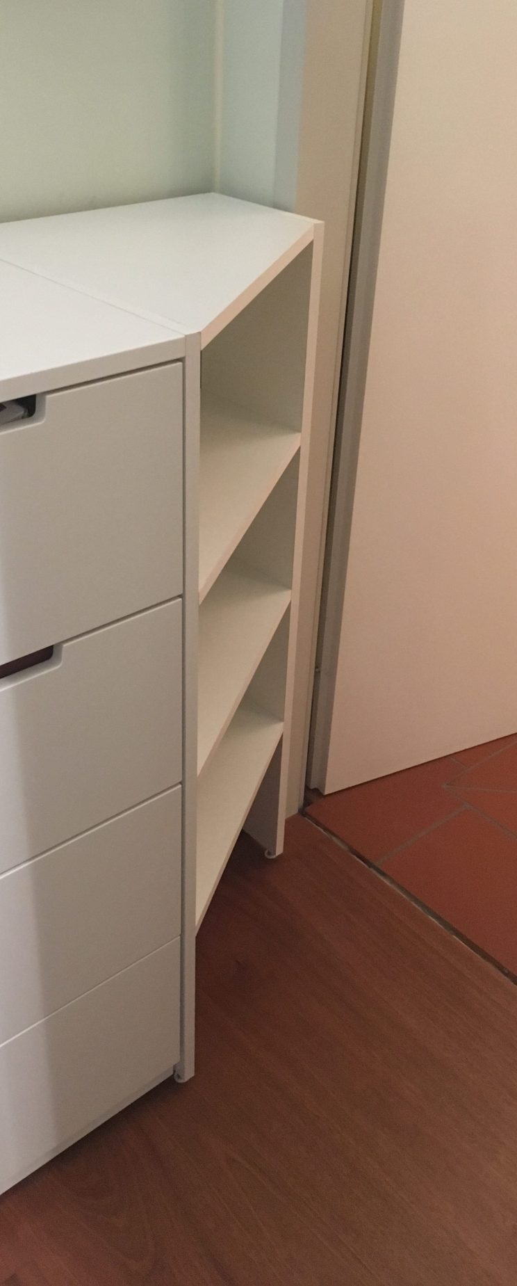 selbst gebauter Regalzubau an bestehende Kommode